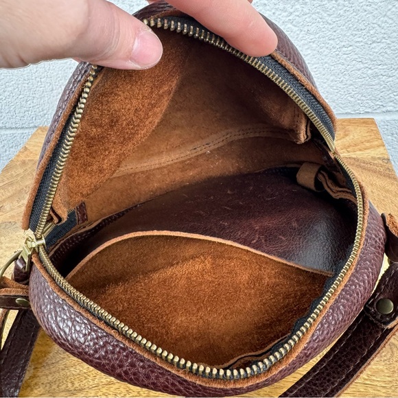 Portland Leather Goods Circle Crossbody Bag – Pebbled Leather Brown - Picture 13 of 16